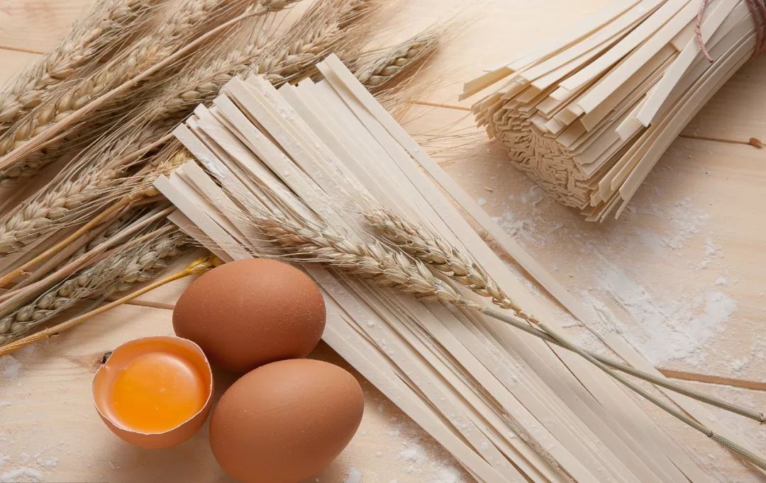 生活|绿豆面、鸡蛋面、荞麦面，这些夏天爱吃的面，在超市应该怎么选