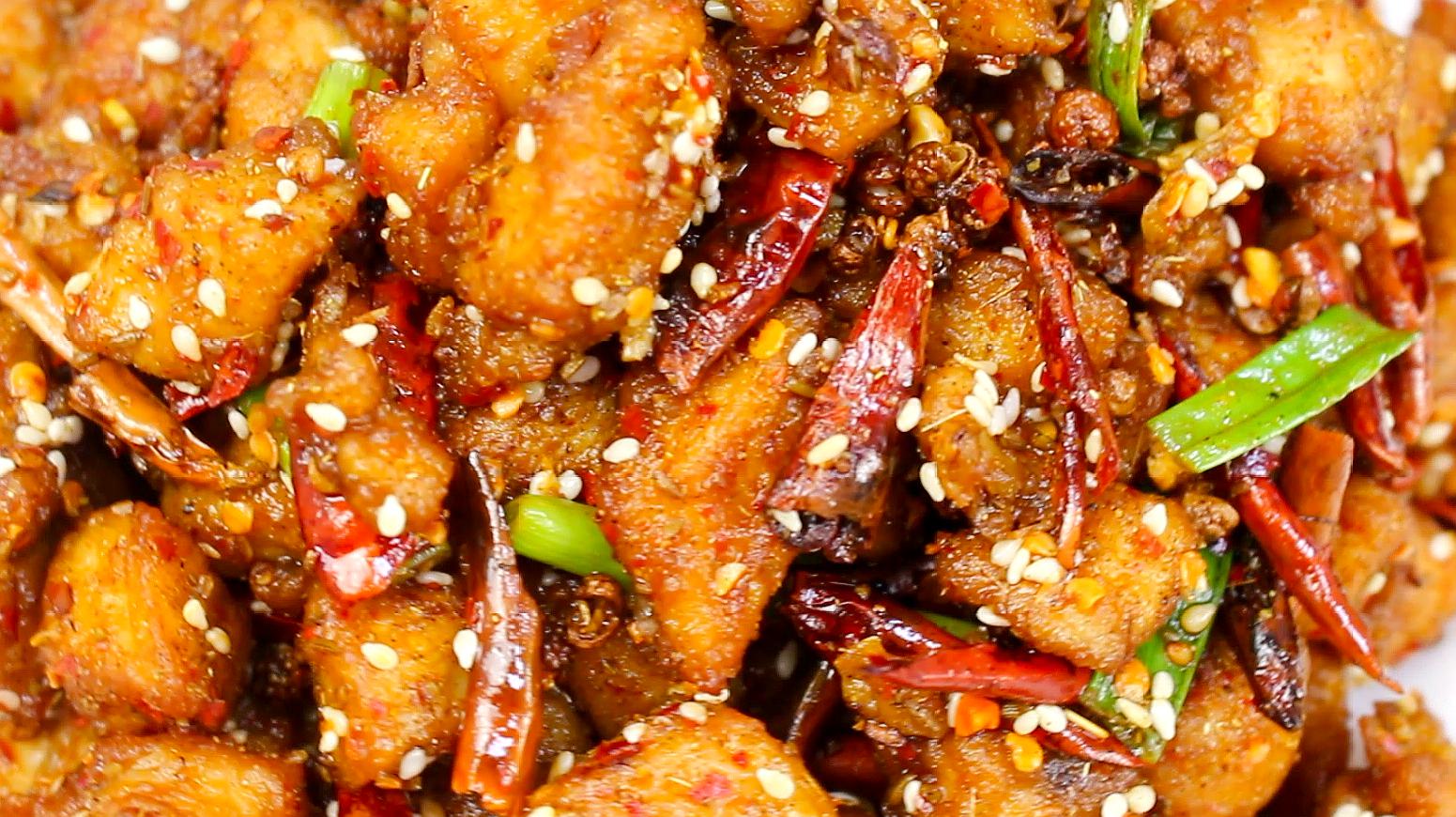 爆款美食香辣鸡丁肉质鲜嫩香辣过瘾看着就很有食欲