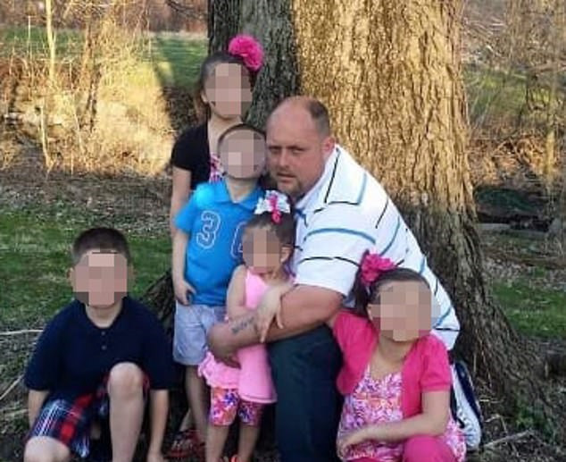 环球时报|美国13岁男孩玩警匪游戏，用父亲的枪打死9岁弟弟