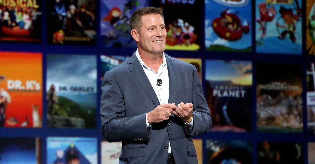 国际|纳瓦罗威胁对微信动手，外交部：不要去做那些贻笑天下的事情