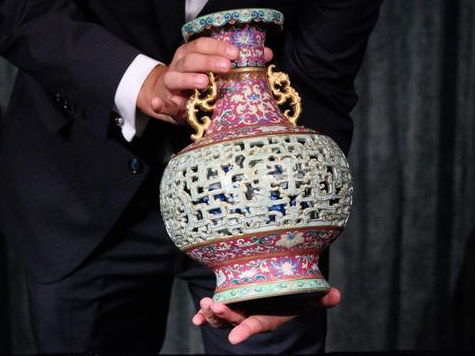花瓶|欧洲老妇闲置50年中国花瓶，竟拍出6300万