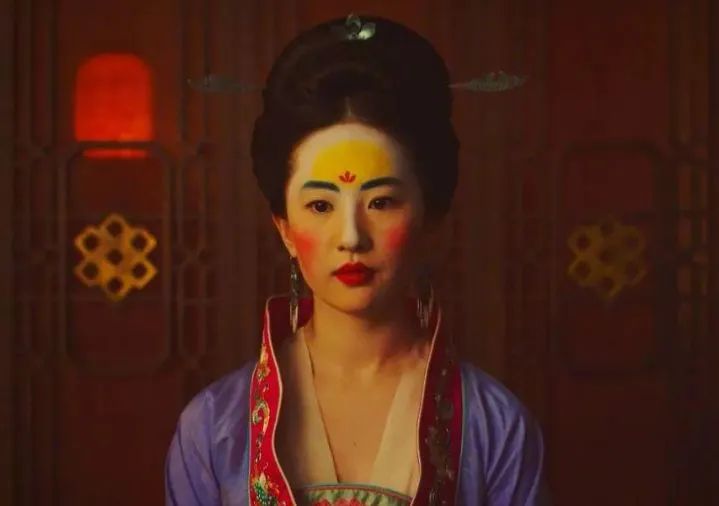 视觉志|拜托你提高一下审美，再来赚中国人的钱｜百家故事