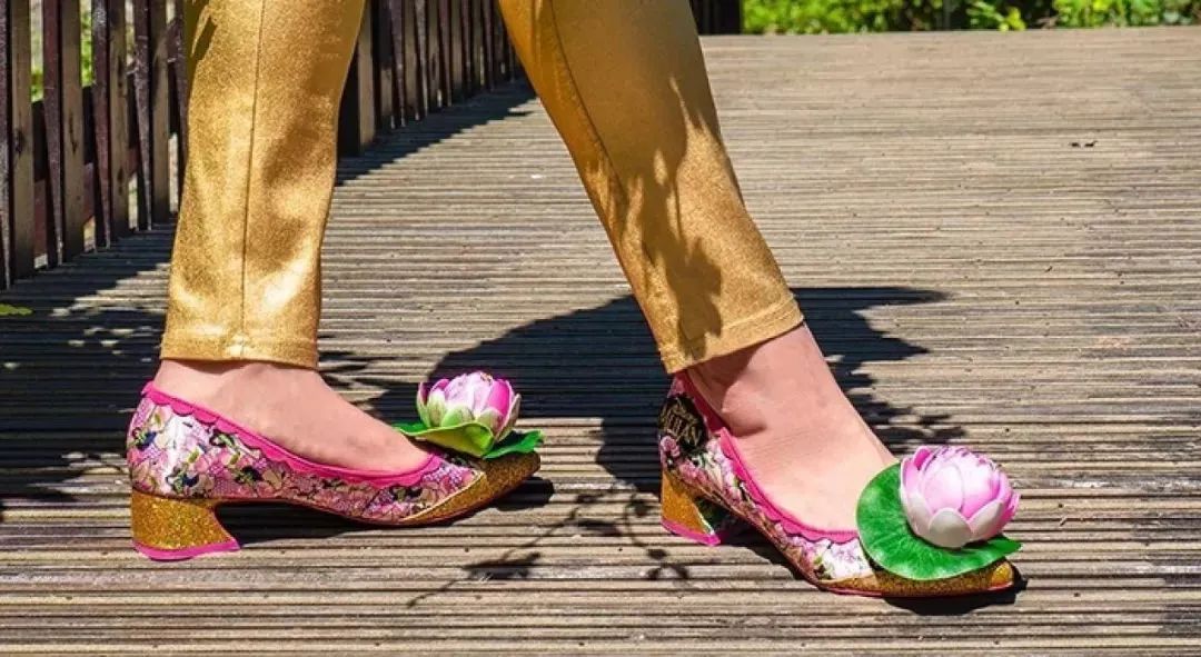 视觉志|拜托你提高一下审美，再来赚中国人的钱｜百家故事