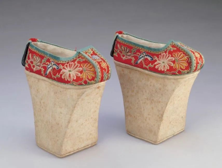 视觉志|拜托你提高一下审美，再来赚中国人的钱｜百家故事