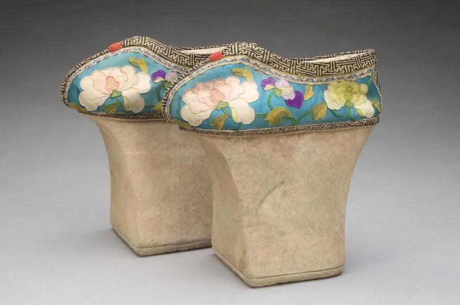 视觉志|拜托你提高一下审美，再来赚中国人的钱｜百家故事