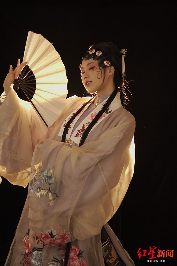 汉服|毕业后我放弃月入过万的工作，专职拍汉服短视频