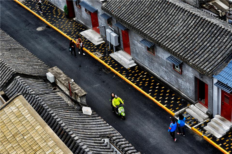 民生|留白增绿、共享停车 北京东城精细化提升背街小巷见成效