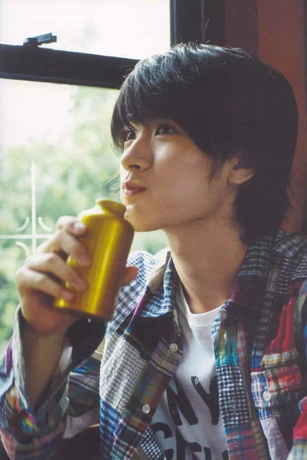 英国报姐|和新垣结衣一起惹哭全亚洲的绝美少年,上吊身亡了……