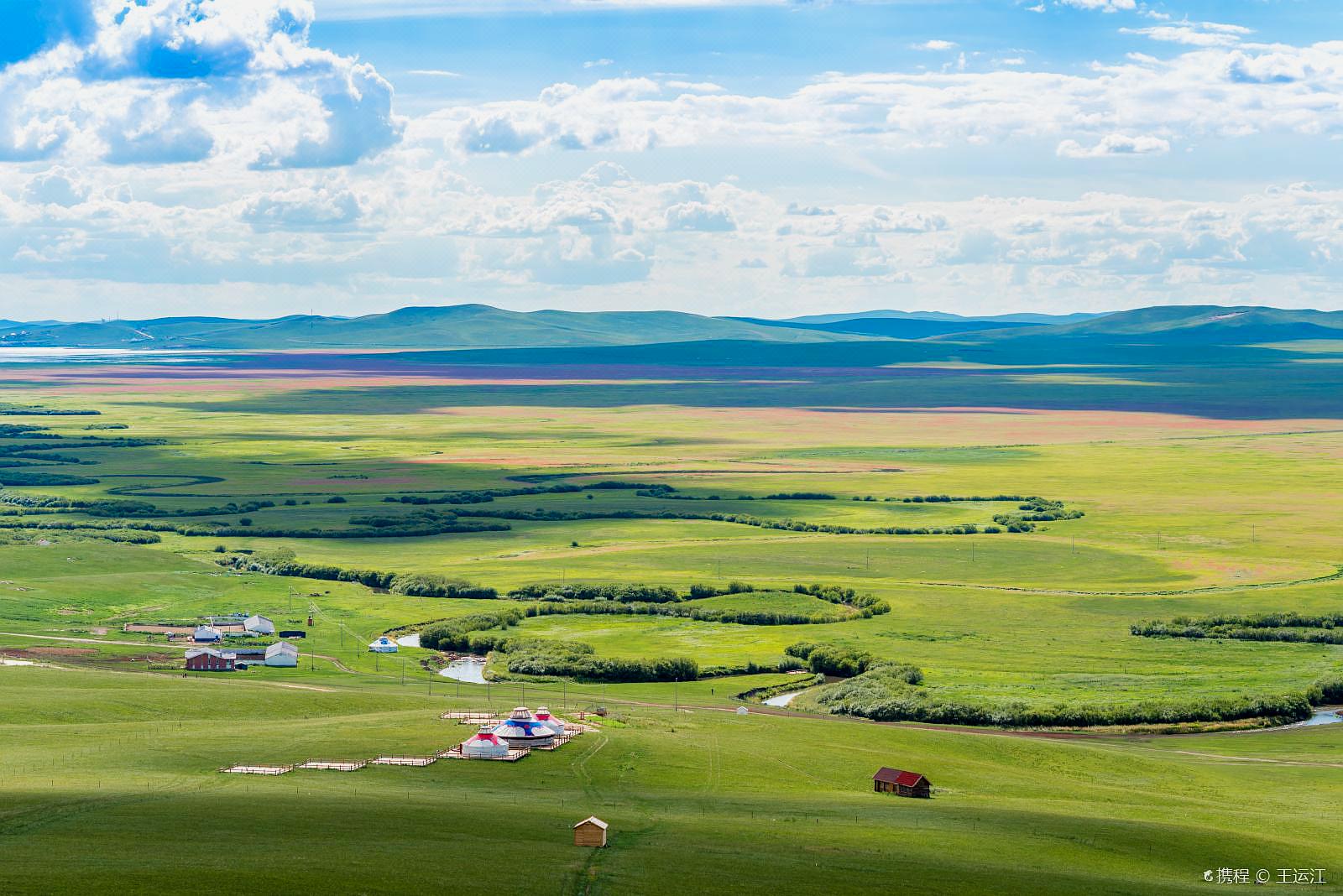 内蒙古乌拉盖草原因一条神似哈达的河流而得名被誉为天边草原