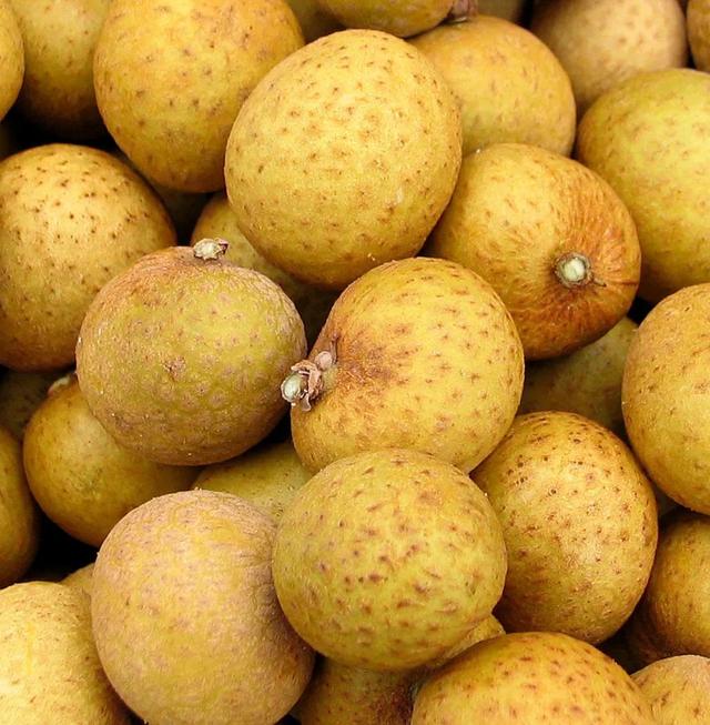 水果营养|水果营养排行榜：维C含量最高的水果竟然不是橙子，而是……