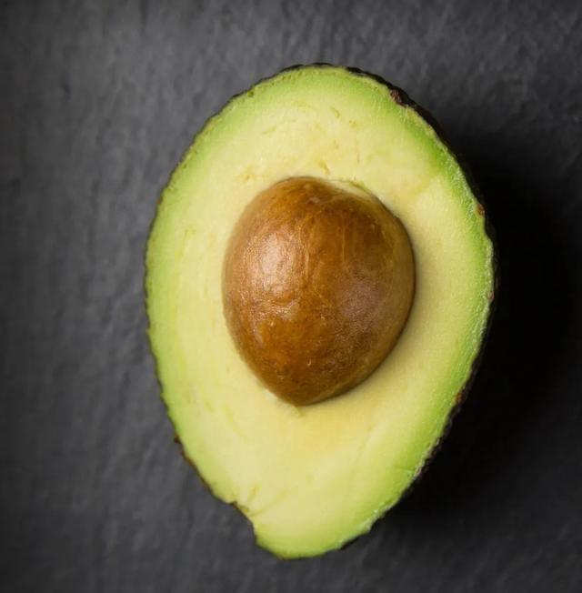 水果营养|水果营养排行榜：维C含量最高的水果竟然不是橙子，而是……