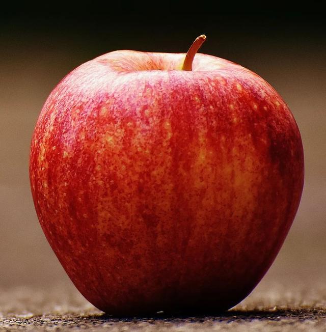 水果营养|水果营养排行榜：维C含量最高的水果竟然不是橙子，而是……