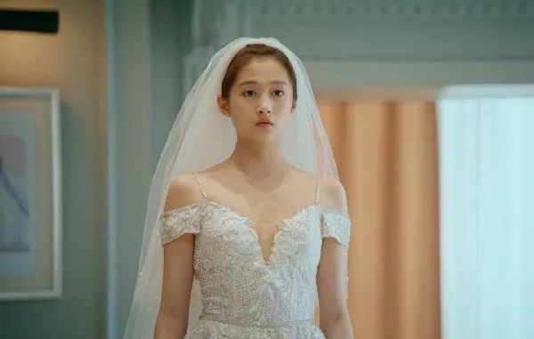 关晓彤|关晓彤被骂、马思纯抑郁：「肥胖羞辱」将多少女孩逼上绝路？！