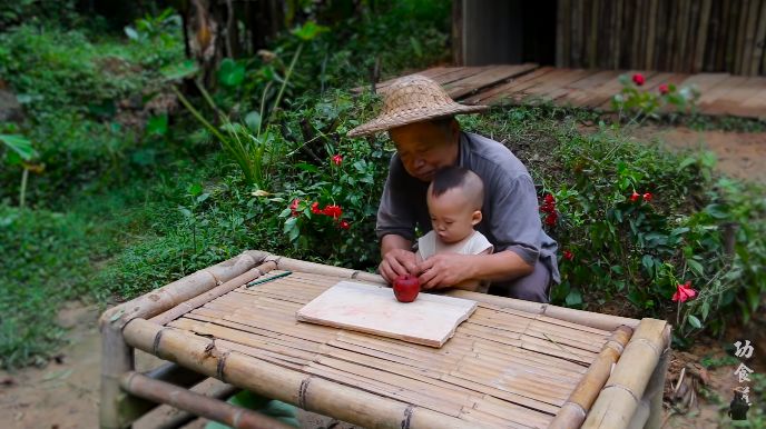 阿木|中国大爷成油管网红，上千万人点赞：不输李子柒！