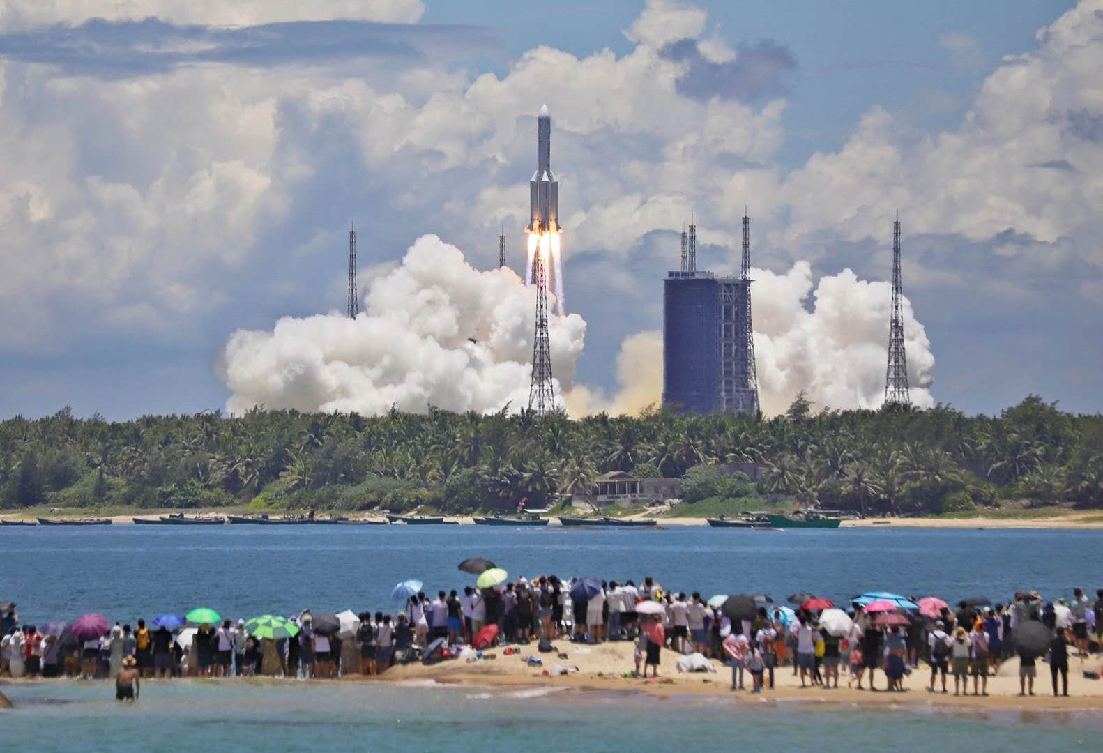 摄影|天问一号发射高清瞬间：火星，我们来了！