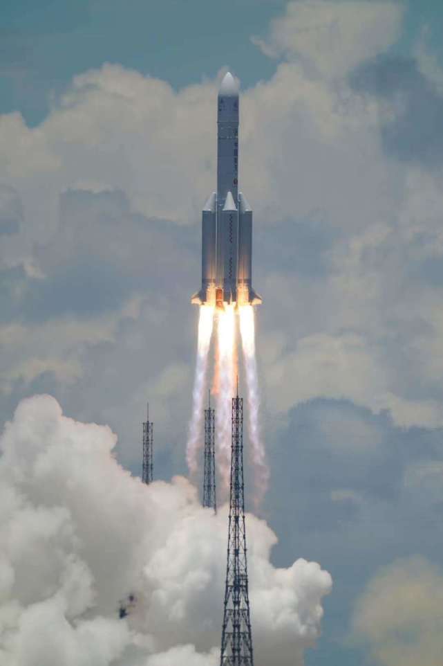 摄影|天问一号发射高清瞬间：火星，我们来了！