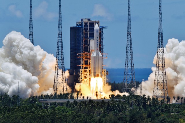 摄影|天问一号发射高清瞬间：火星，我们来了！