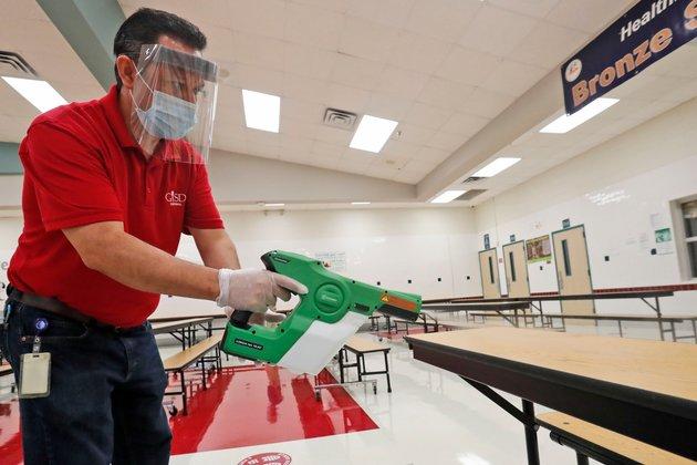 环球时报|九成美国人不支持,特朗普仍称自己放心让儿孙复课