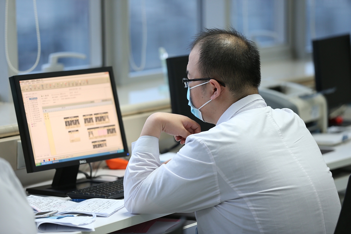 生活|为什么现在越来越多的年轻人脱发?