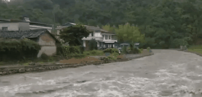 天气|雨?雨?雨?热?热?热?,今年七月还有个奇怪的天气现象,咋回事?