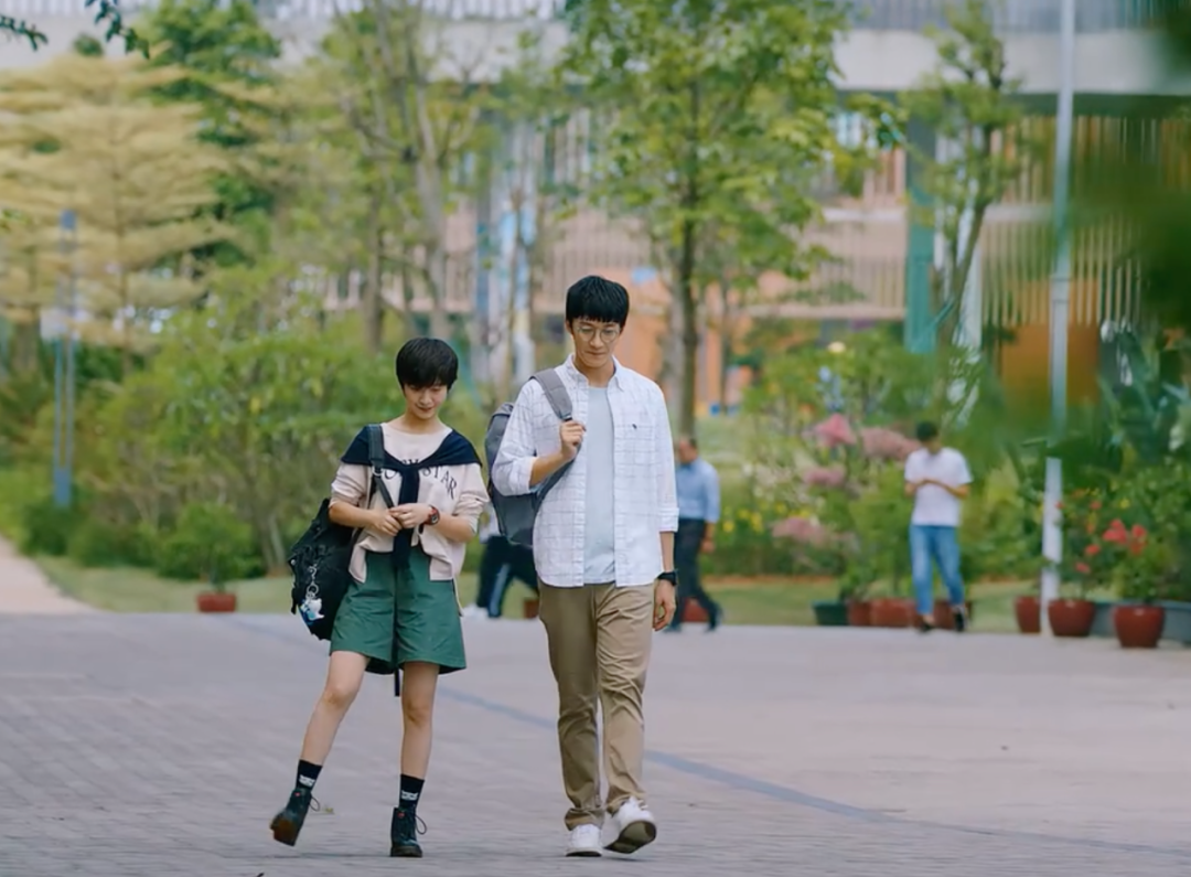 视觉志|《二十不惑》&《三十而已》：女人的秘密，都被揭穿了｜百家故事