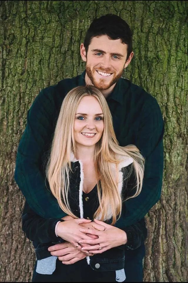 法律|三名青少年杀警后获轻判，冲记者扮鬼脸