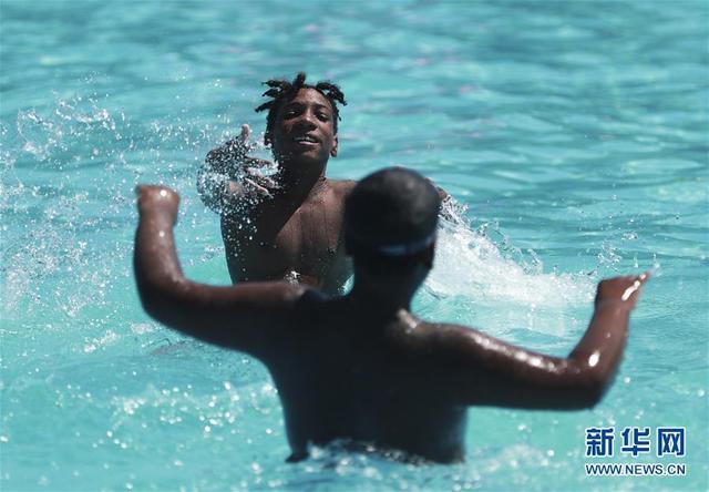 福州新闻网|纽约遭遇高温天气