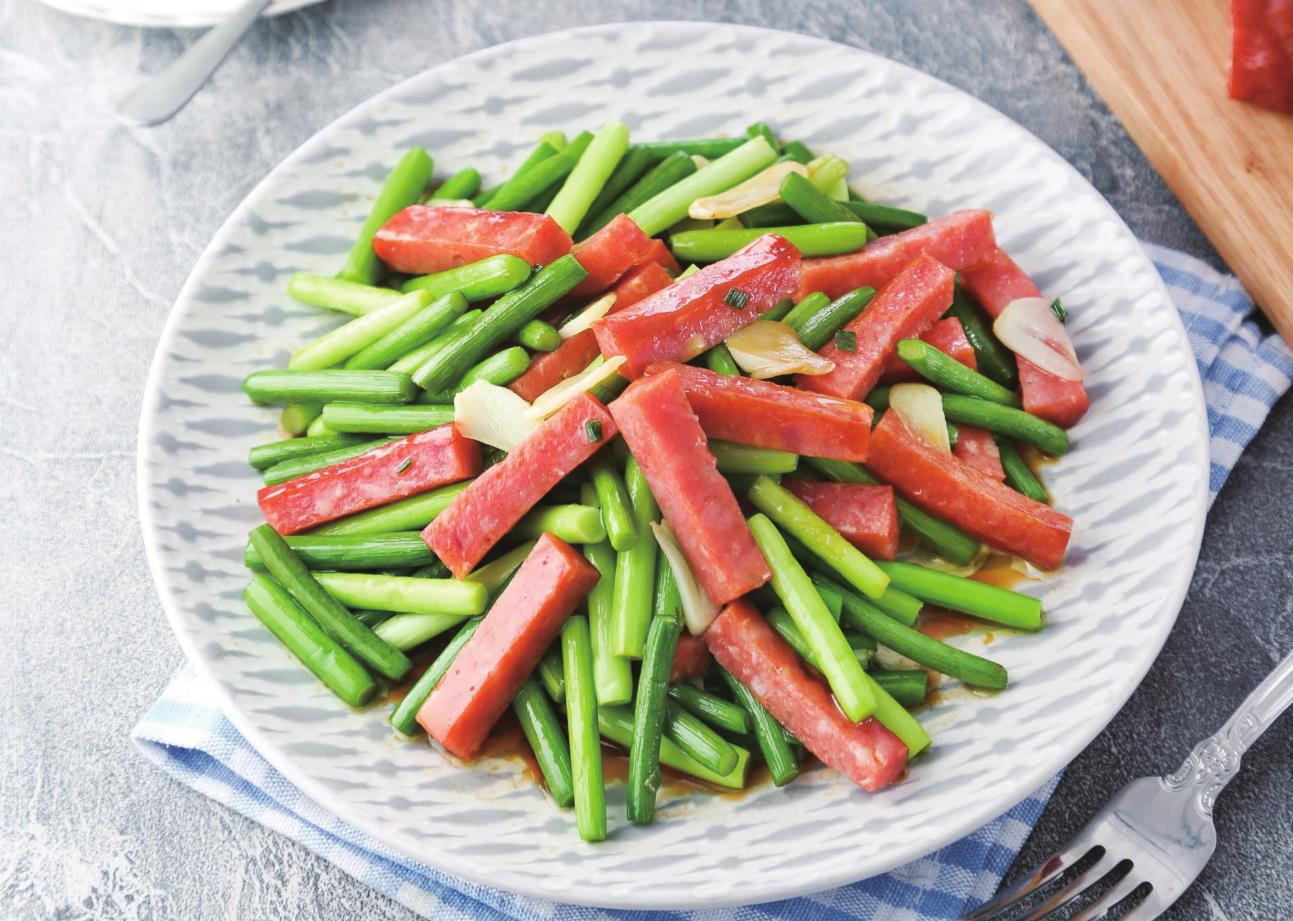 煸炒|蒜薹和它一起炒,不用放肉,味道更鲜香,小朋友特别喜欢吃