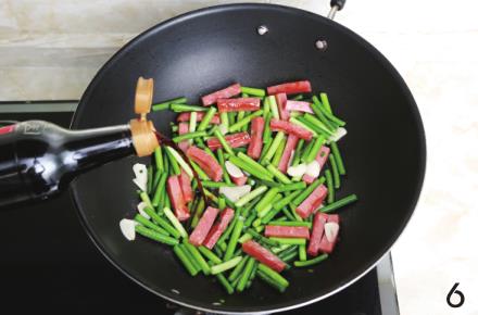 煸炒|蒜薹和它一起炒,不用放肉,味道更鲜香,小朋友特别喜欢吃