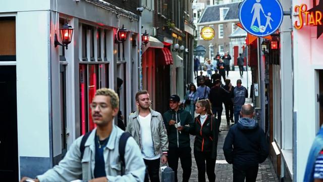 环球时报|荷兰新冠病例激增,政府仍不建议戴口罩:尚未证明有效