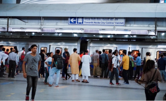 Hi走啦|印度首都新德里地铁，让外地人忍不住怀疑，这到底是不是在印度？