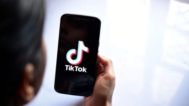特朗普|美媒：特朗普威胁禁用TikTok 将激怒美国年轻选民