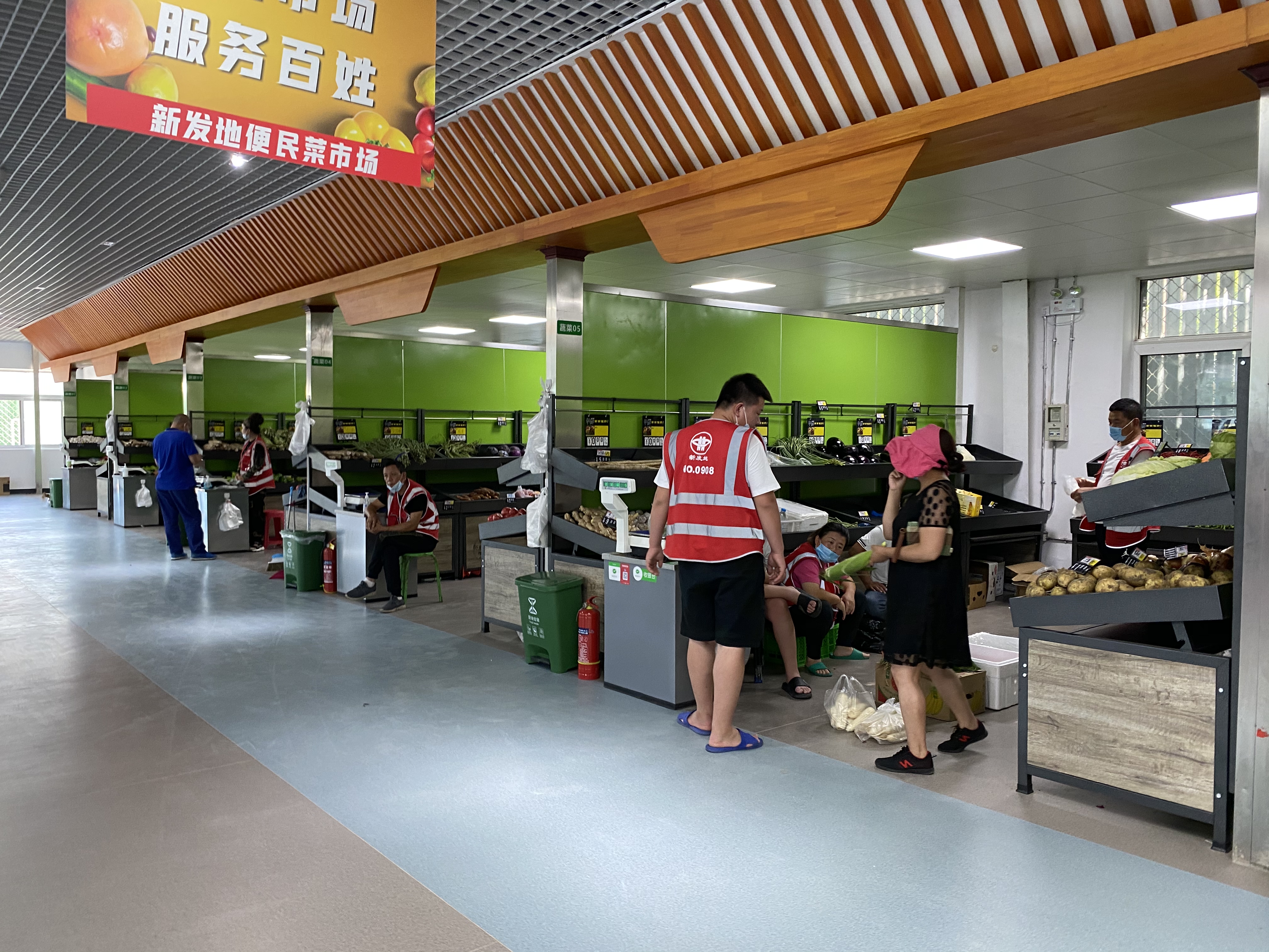 疫情|北京新发地便民菜市开业一周,周边市民:环境宽敞整洁 菜价更便宜