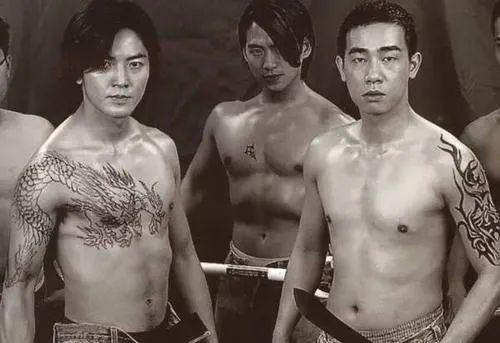 网络交友|@宅男网友：怕了吗？这个花臂大哥就是你乖巧可爱的女网友