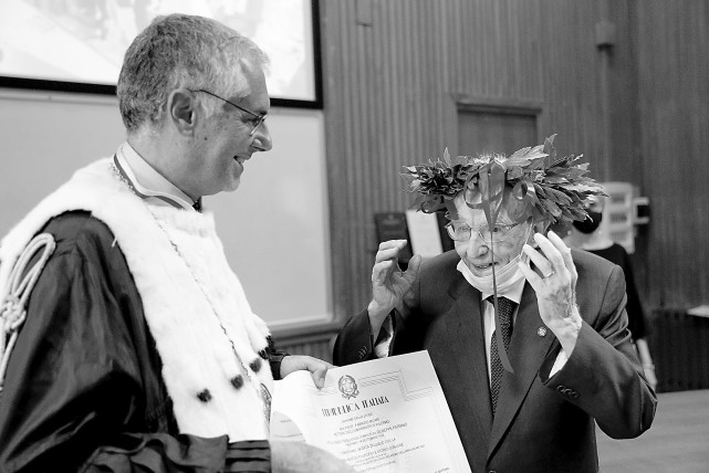 大学|全班第一名 96岁老人成意大利最年长大学毕业生