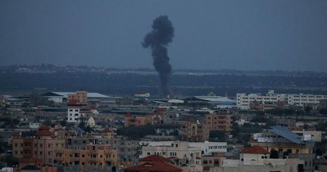 导弹|以色列战机轰炸哈马斯设施 理由是其放飞气球造成火灾