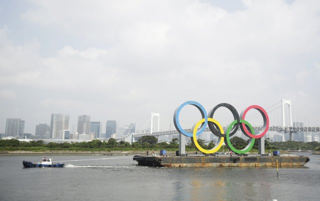 环球时报|东京湾巨大奥运五环标志被拖走维修，日本官员：它会回来的