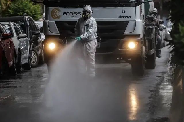 环球时报|巴西累计确诊病例突破300万例,死亡病例超10万例