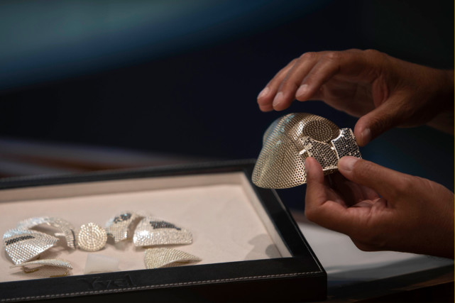 口罩|150万美元！以色列珠宝商造史上最贵镶钻口罩，买家为在美华商