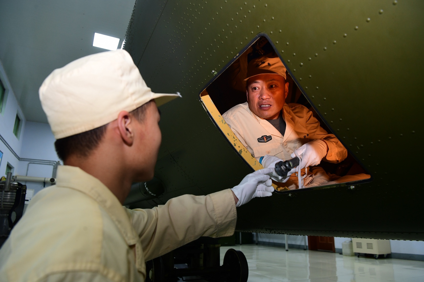 导弹|火箭军首位享受国务院特殊津贴的一级军士长退休:若有战,愿再以明目作导弹双眼