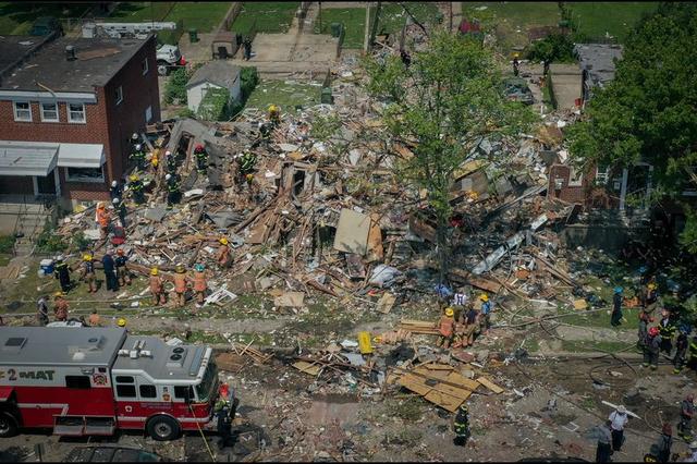 燃气爆炸|美国巴尔的摩燃气爆炸3座楼被炸平，居民听到巨响以为飞机坠毁