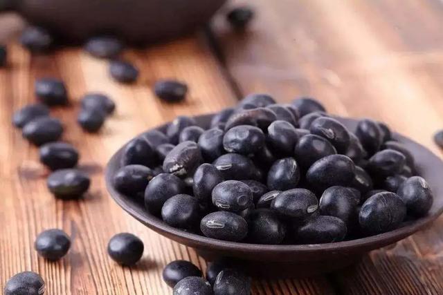 养生|「养生建议」好肾全靠养！多吃“2黑1白”，常揉3个部位