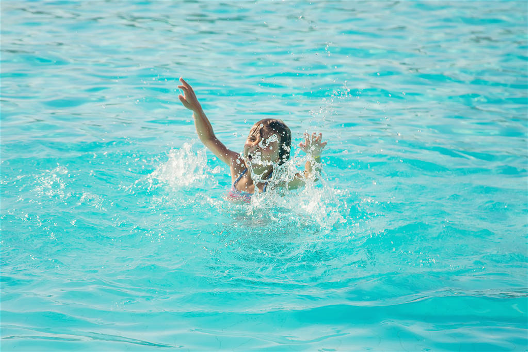 孩子溺水真不是你想得那样如果发现孩子这些表现可能溺水了