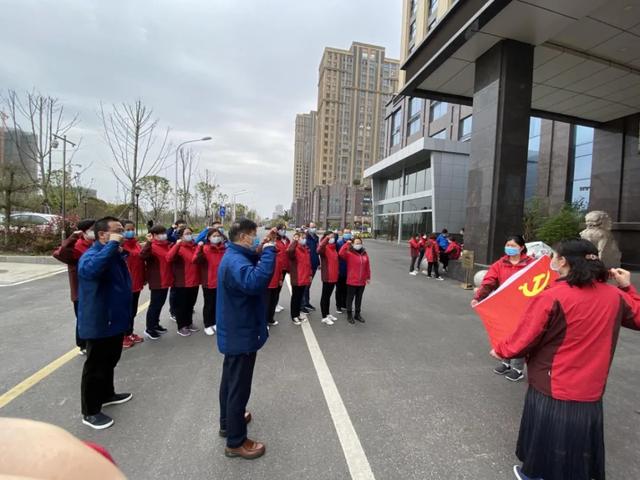 黄雯|“不要睡，醒来！”援鄂归来护士又出手了