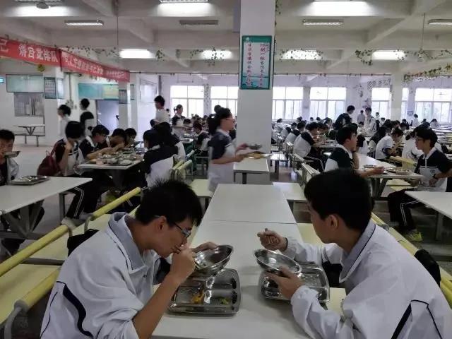 舌尖上的浪费|拒绝“舌尖上的浪费”，大中小学可以这样做