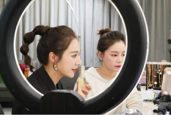 李子柒|新一届全国青联委员诞生，薇娅、李子柒入选