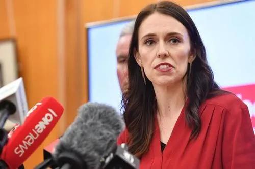 长安街知事|这双标，吃相难看