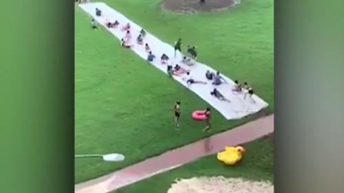 中国小康网|美媒：美学校进入开学季 学生不顾新冠疫情隔离政策聚集导致疫情爆发