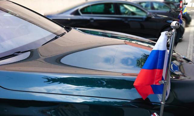 国际|俄驻荷兰武官汽车上发现跟踪设备，俄议员：可能是美国和英国干的