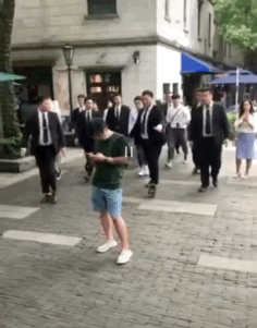 娱乐|李佳琦深夜道歉！